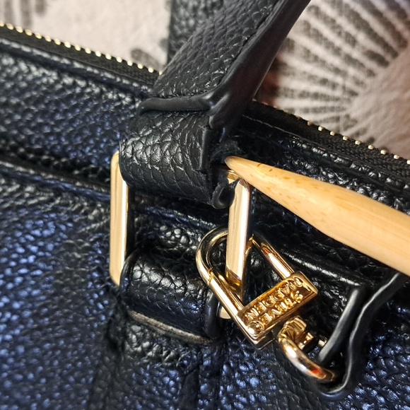 Steve Madden vegan leather multi compartment zip travel messenger laptop bag - Picture 14 of 17